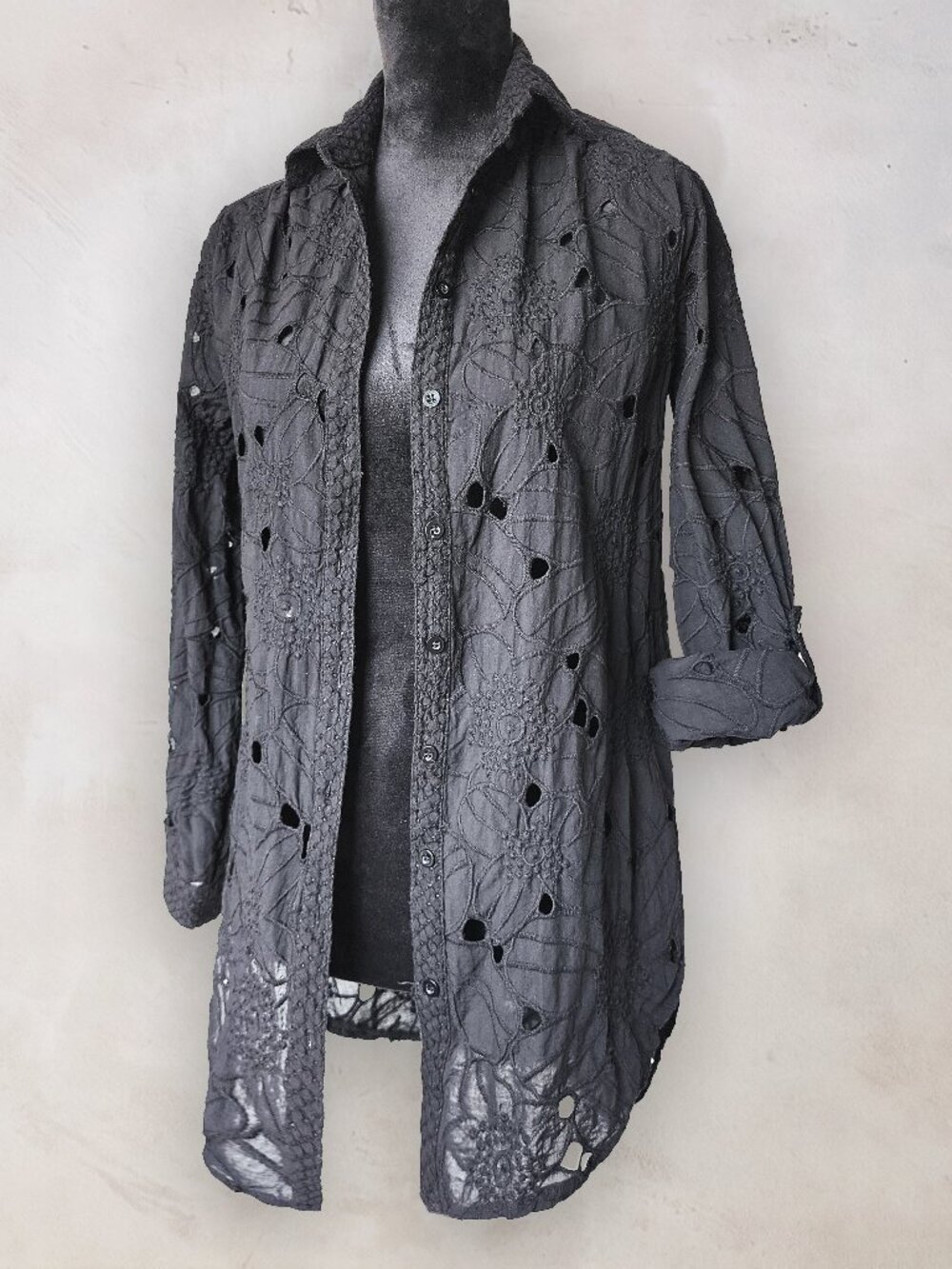 NWT Adiva Black 100% Cotton Floral Eyelet Embroidered Roll Tab Tunic Shirt